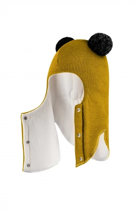 Зимова шапочка-шолом Corona.hm "Пандочка з чорними помпонами" на кнопочках медовий