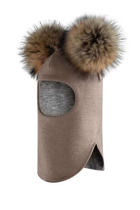 Зимняя шапочка-шлем Corona.hm "Карамелька" капучино с 2 натуральными помпонами енот