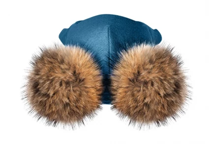 Зимняя шапочка-шлем Corona.hm "Карамелька" морская волна с 2 натуральными помпонами енот