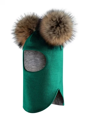 Зимняя шапочка-шлем Corona.hm "Карамелька" изумруд с 2 натуральными помпонами енот