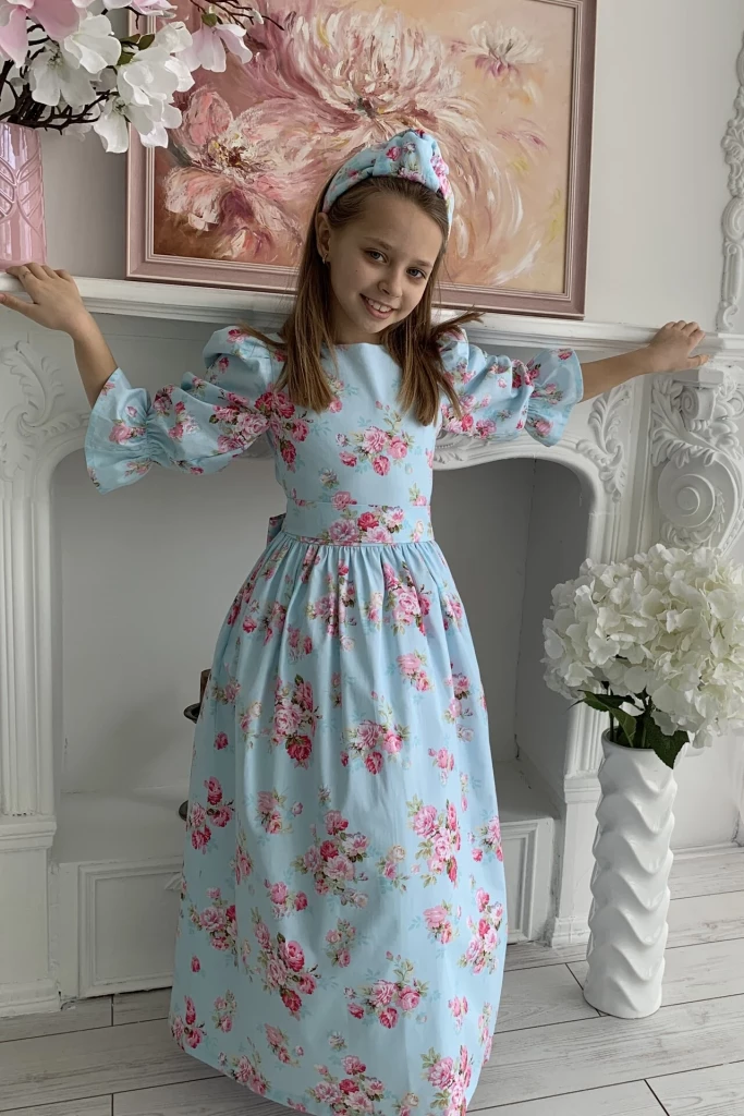 Сукня для дівчинки Corona.hm “Мері”, троянда на блакитному
